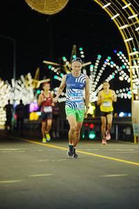 BIB: 00000, 41995
                            <button type="button" onclick="openModal(22810264)" class="btn btn-primary btn-sm float-right btn-popup" data-toggle="modal" data-target=".modal-high-quality">
                        <i class="fas fa-shopping-cart"></i> Add to Cart
                    </button>
                                            <button type="button" onclick="isThisMe(22810264, true)" class="btn btn-success btn-sm float-right btn-popup btn-isme hidden" data-toggle="tooltip" data-placement="bottom" title="นี่คือรูปของคุณใช่ไหม คลิกที่นี่เพื่อเอาเข้าอัลบั้ม">
                        <i class="fas fa-plus"></i> Add to album
                    </button>
                    <button type="button" onclick="isThisMe(22810264, false)" class="btn btn-warning btn-sm float-right btn-popup btn-isnotme hidden">
                        <i class="fas fa-ban"></i> Remove from album
                    </button>